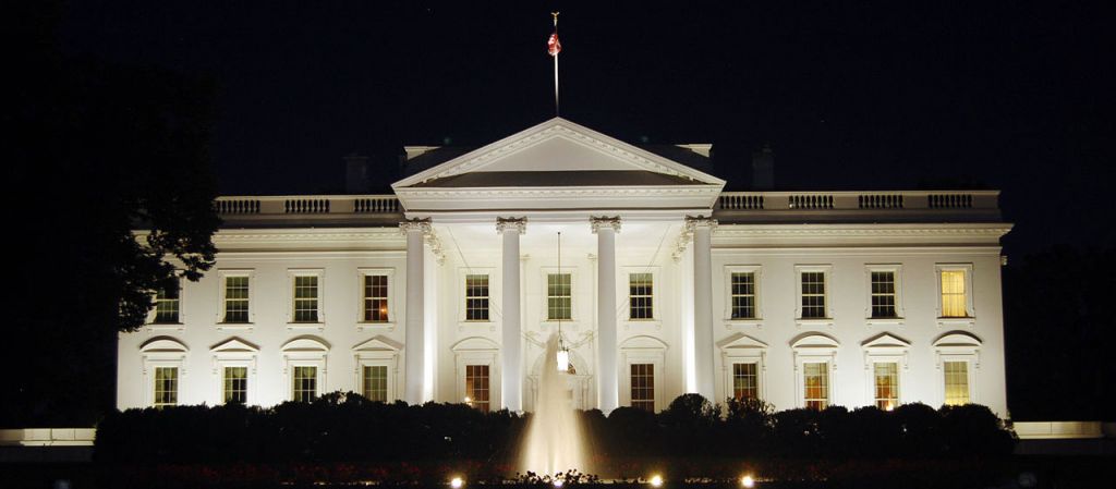 1280px The White House at night 2011 web